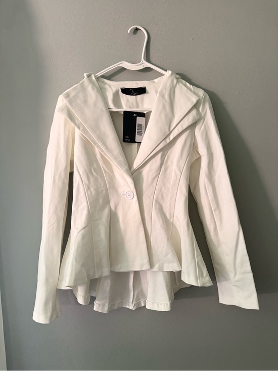 Lord & Taylor Jackets & Blazers - Noir Lord & Taylor White Double Lapel Peplum Ponte Office Blazer
Jacket XS NWT